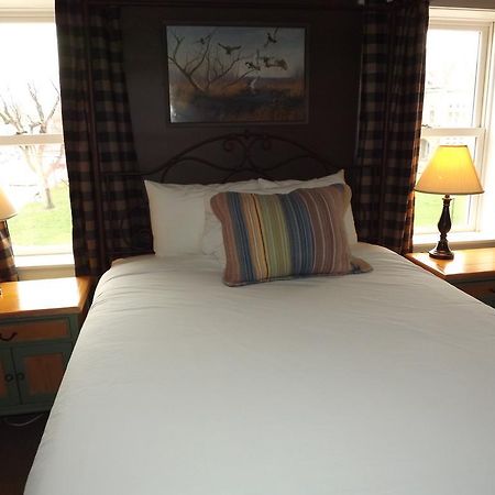 โรงแรมวิลเลียม วัตสัน Pittsfield ภายนอก รูปภาพ