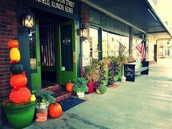 โรงแรมวิลเลียม วัตสัน Pittsfield ภายนอก รูปภาพ