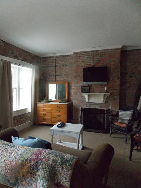 โรงแรมวิลเลียม วัตสัน Pittsfield ภายนอก รูปภาพ