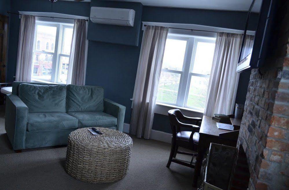 โรงแรมวิลเลียม วัตสัน Pittsfield ภายนอก รูปภาพ