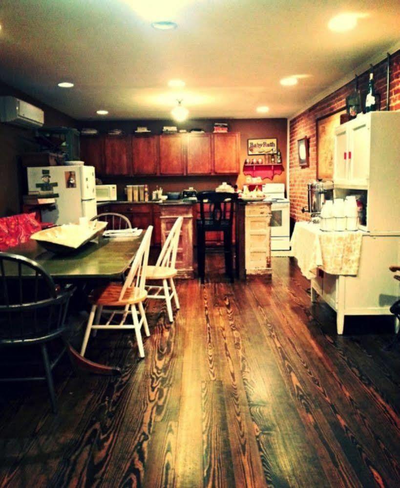 โรงแรมวิลเลียม วัตสัน Pittsfield ภายนอก รูปภาพ